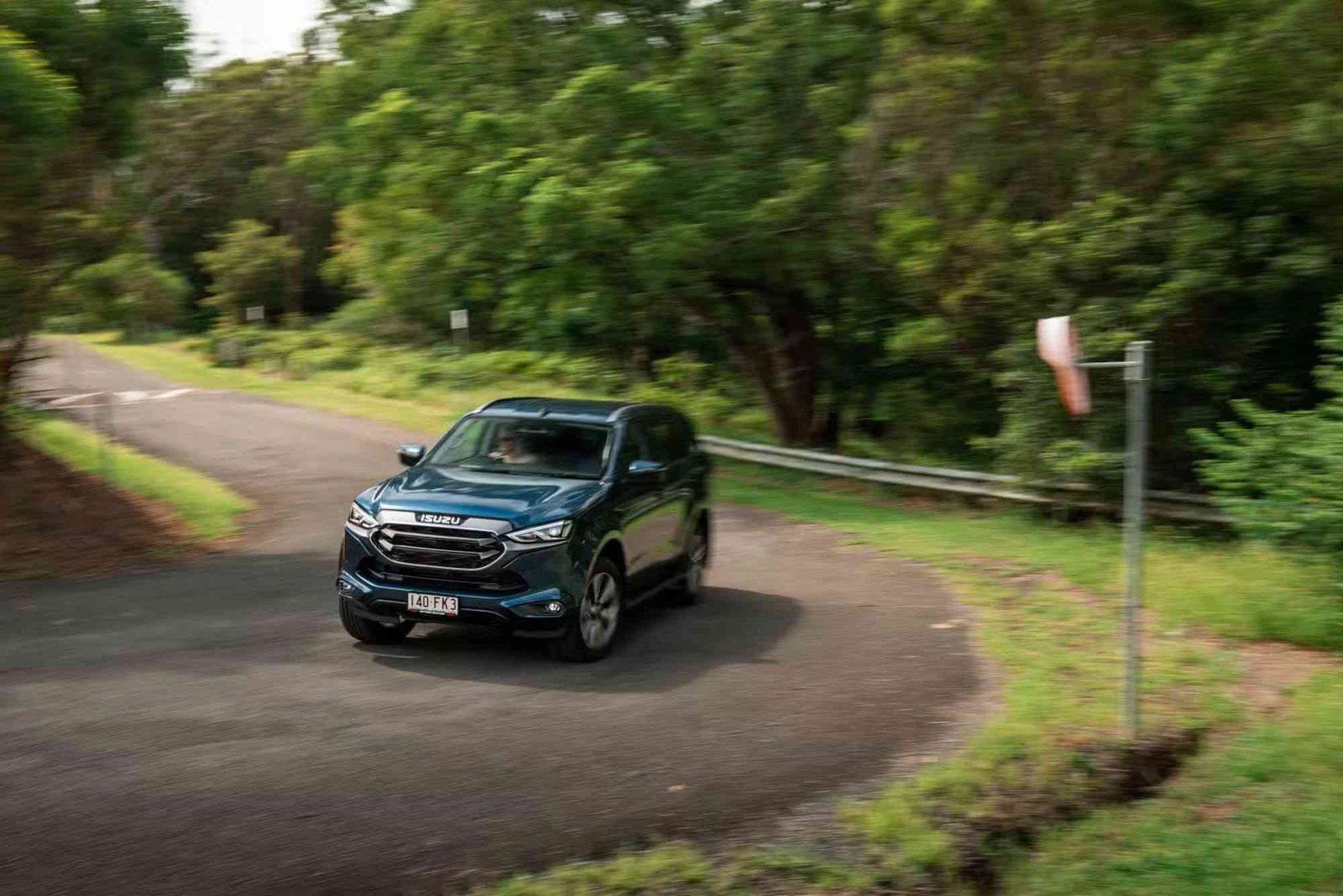 Mobil Paling Cocok untuk Jalanan Tidak Rata