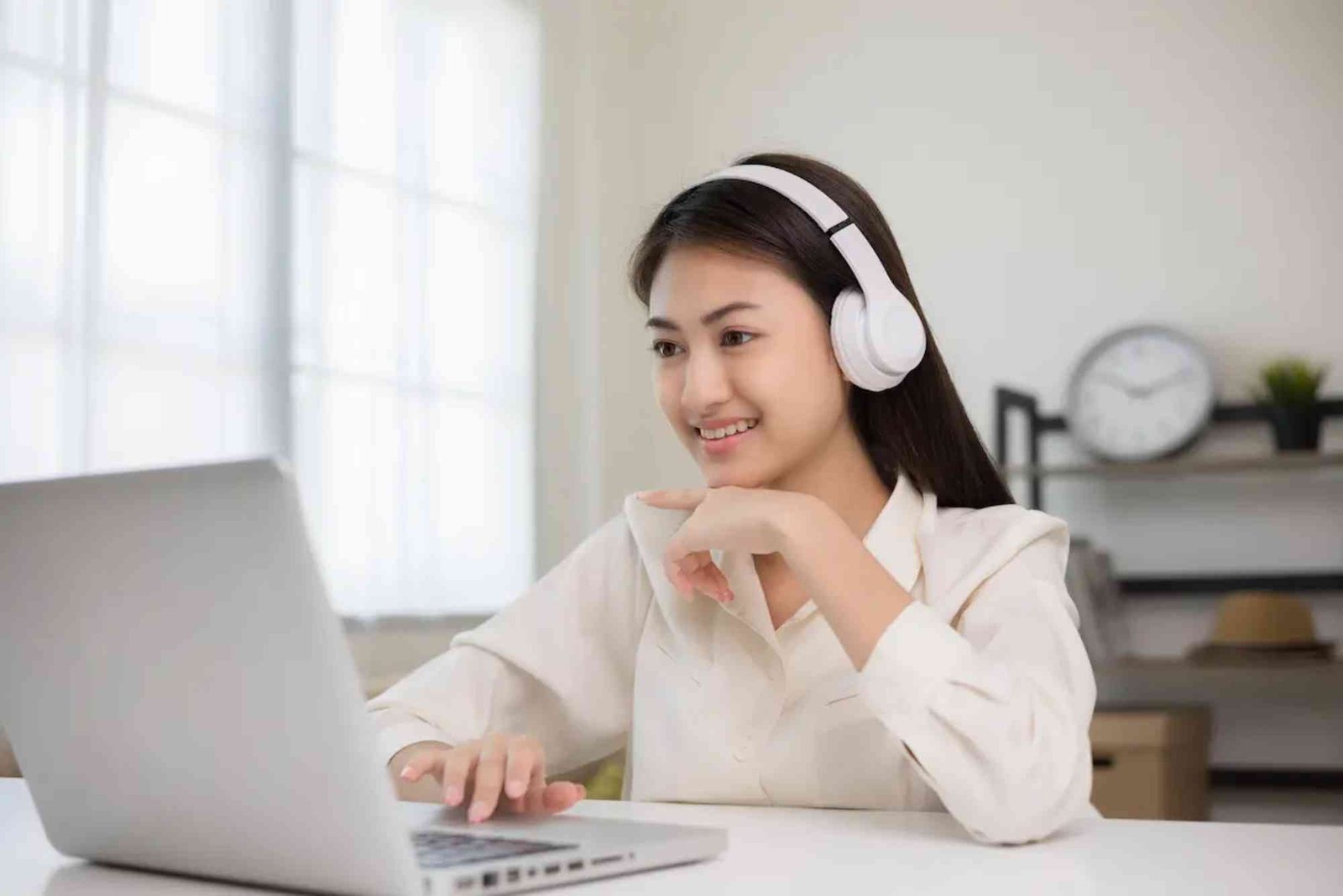 Rekomendasi Lagu untuk Fokus Belajar dan Kerja